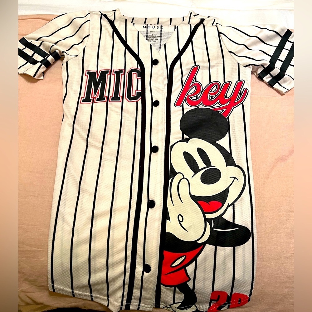 Disney Mickey Mouse button front baseball jersey size Junior L